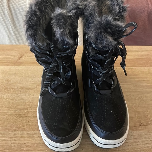 Universal Thread Shoes - Universal Thread snow boots